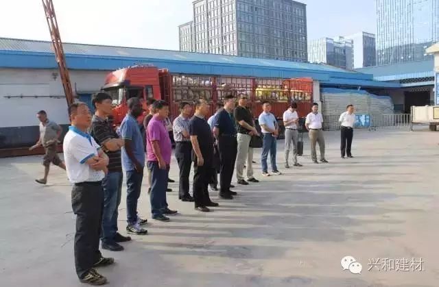 武汉|记事|湖北省住建厅、设计院领导及专家一行 莅临星河集团参观指导